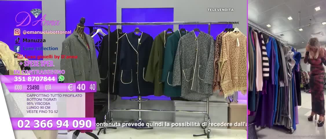 Emanuela Botta mostra il suo formoso sedere nudo indossando un perizoma