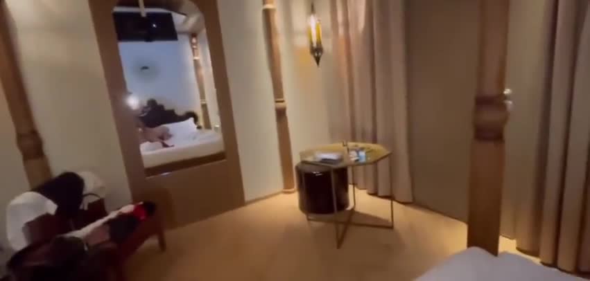 L’ho pregata di permettermi di metterglielo nel culo.